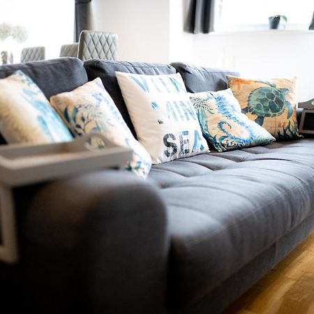 Seaview, Luxury Apartment, 2 Min Walk To Porth Beach Newquay  Exterior photo