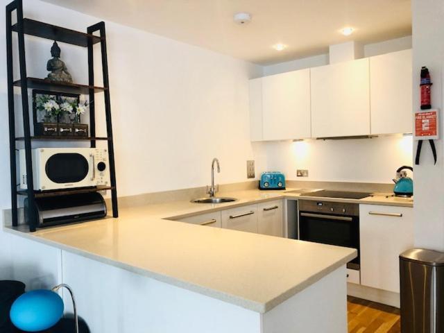 Seaview, Luxury Apartment, 2 Min Walk To Porth Beach Newquay  Exterior photo