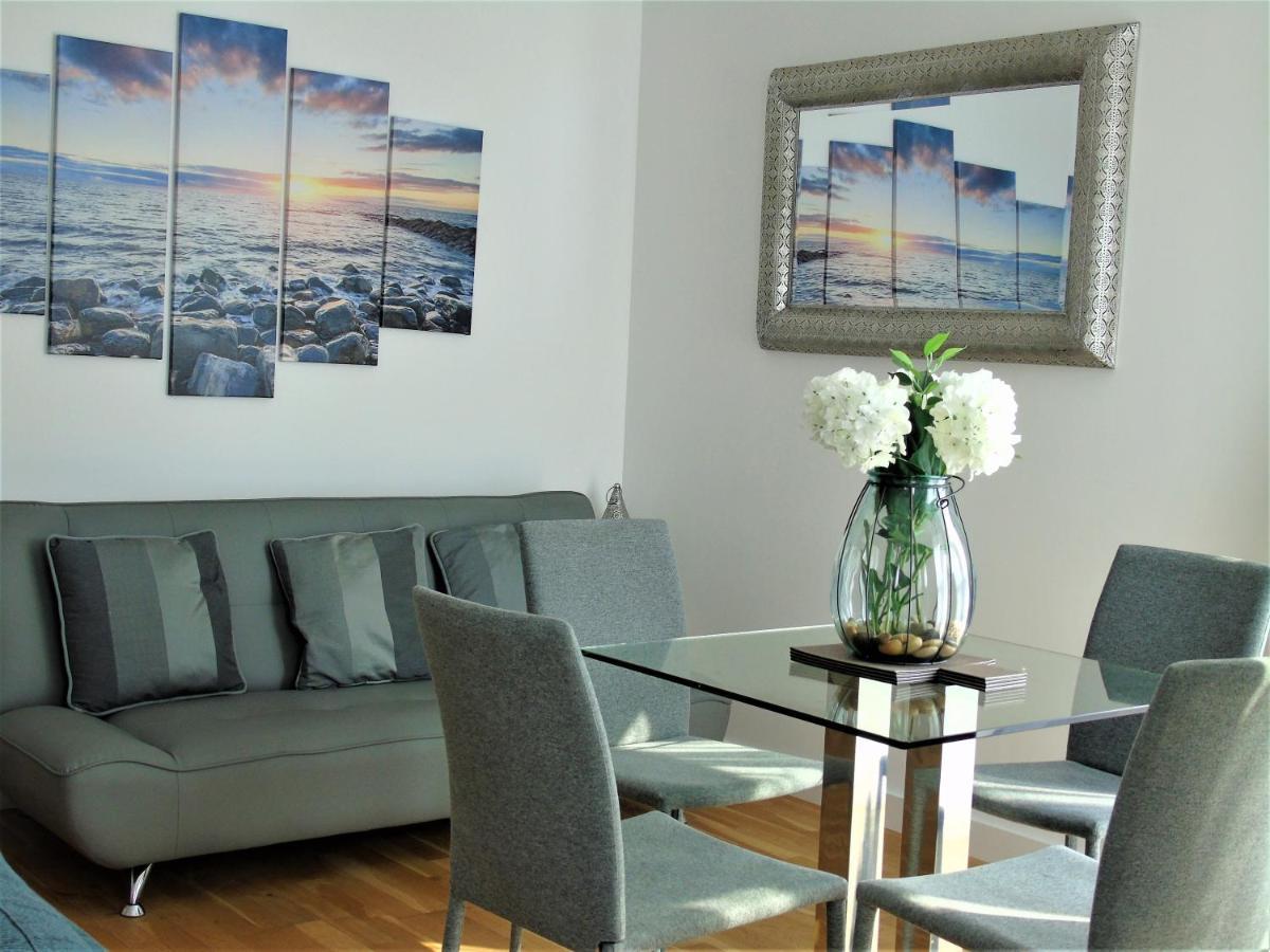 Seaview, Luxury Apartment, 2 Min Walk To Porth Beach Newquay  Exterior photo